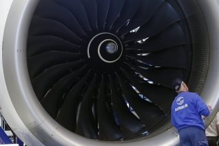 Rolls-Royce, spécialisé dans les moteurs d'avion, a annoncé un résultat repassé en terrain positif au premier semestre, alors qu'une charge comptable massive s'était traduite un an plus tôt par une perte. L'entreprise a été portée par un chiffre d...
